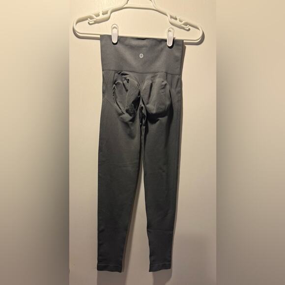 Seamless Flow High Waisted Tummy Control Butt Lifting Yoga Leggings - Picture 5 of 9